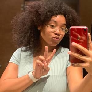 Meet your Posher, Amari